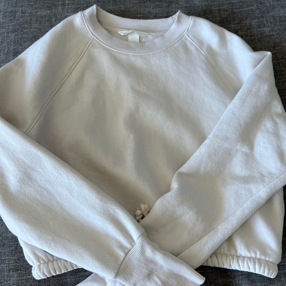 H&M CROPPED SWEATER